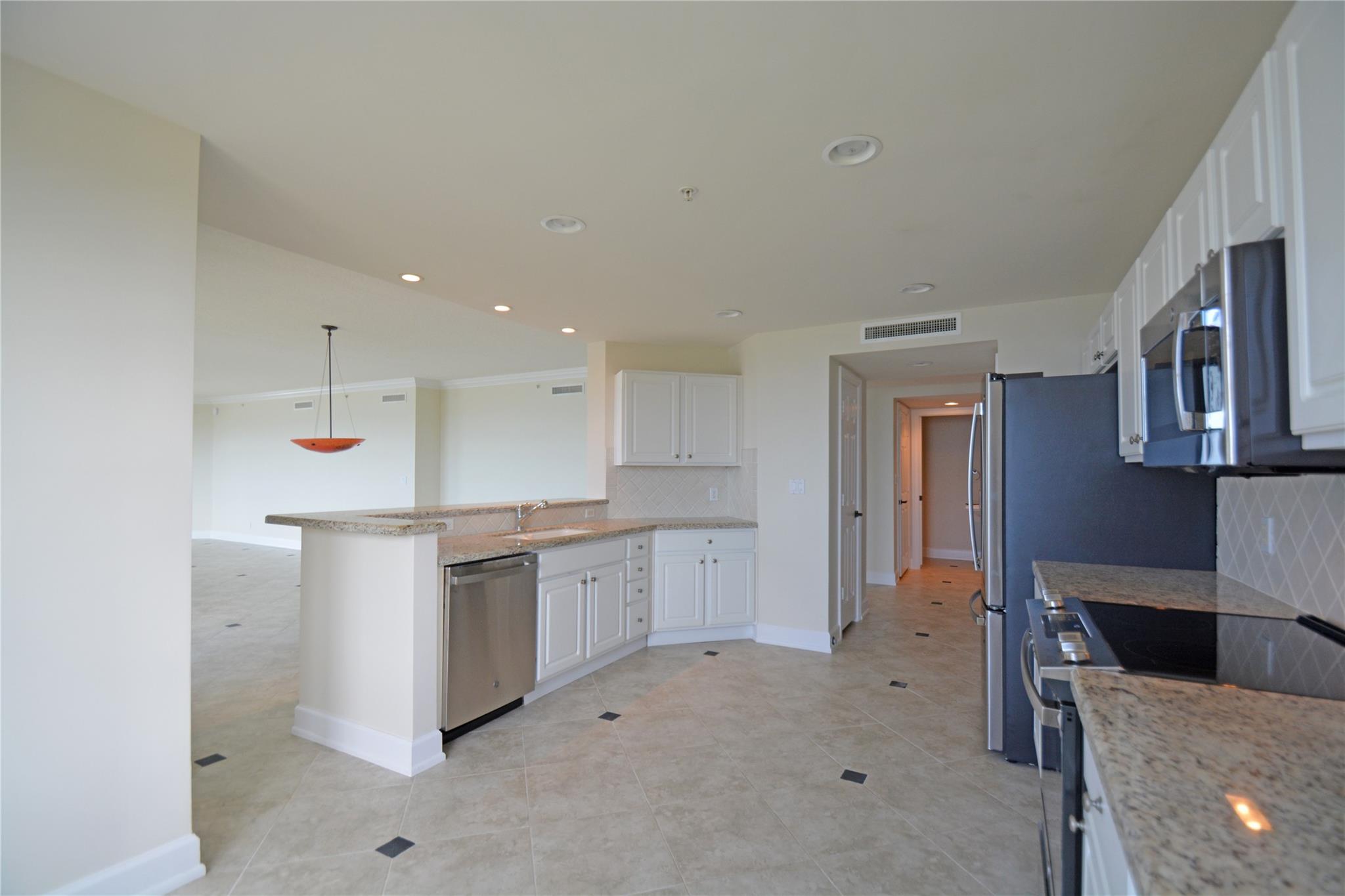 GRAND ISLE OF NORTH HUTCH - Residential