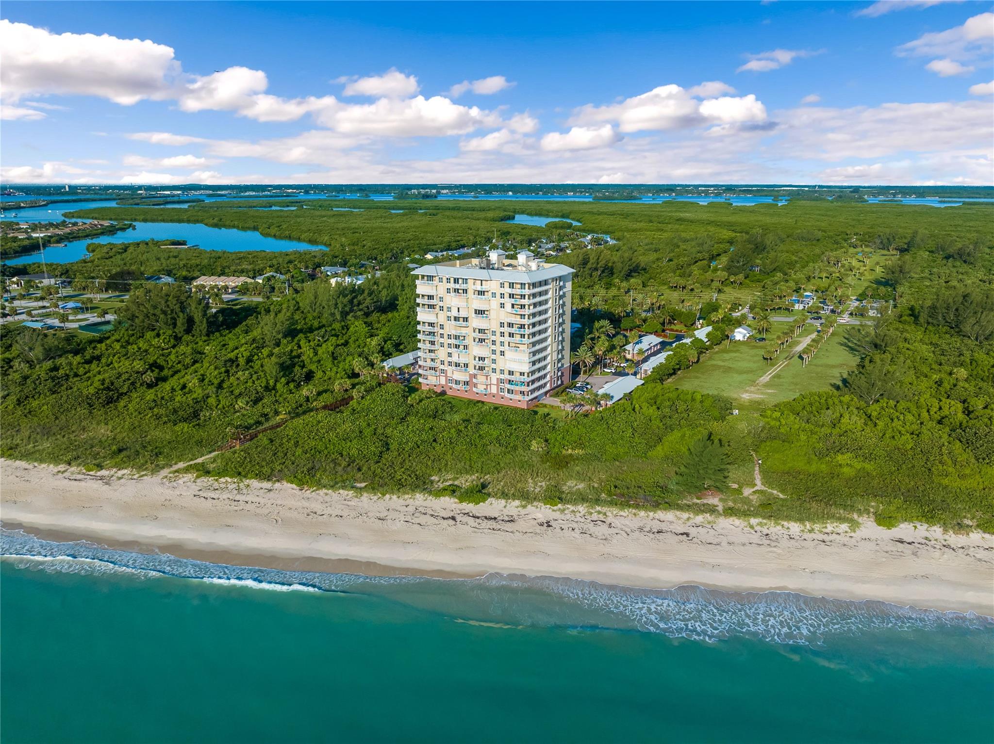 GRAND ISLE OF NORTH HUTCH - Residential