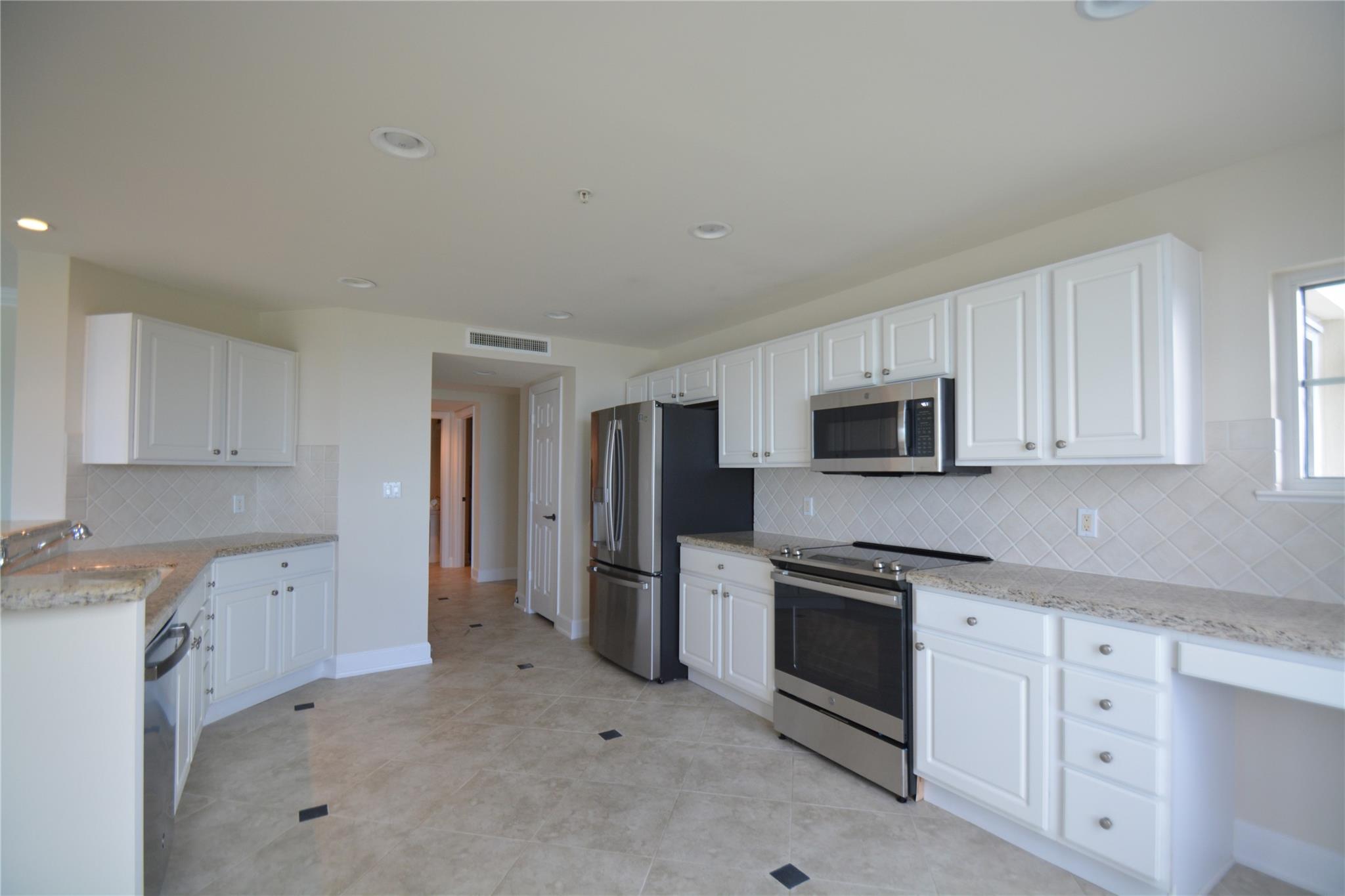 GRAND ISLE OF NORTH HUTCH - Residential