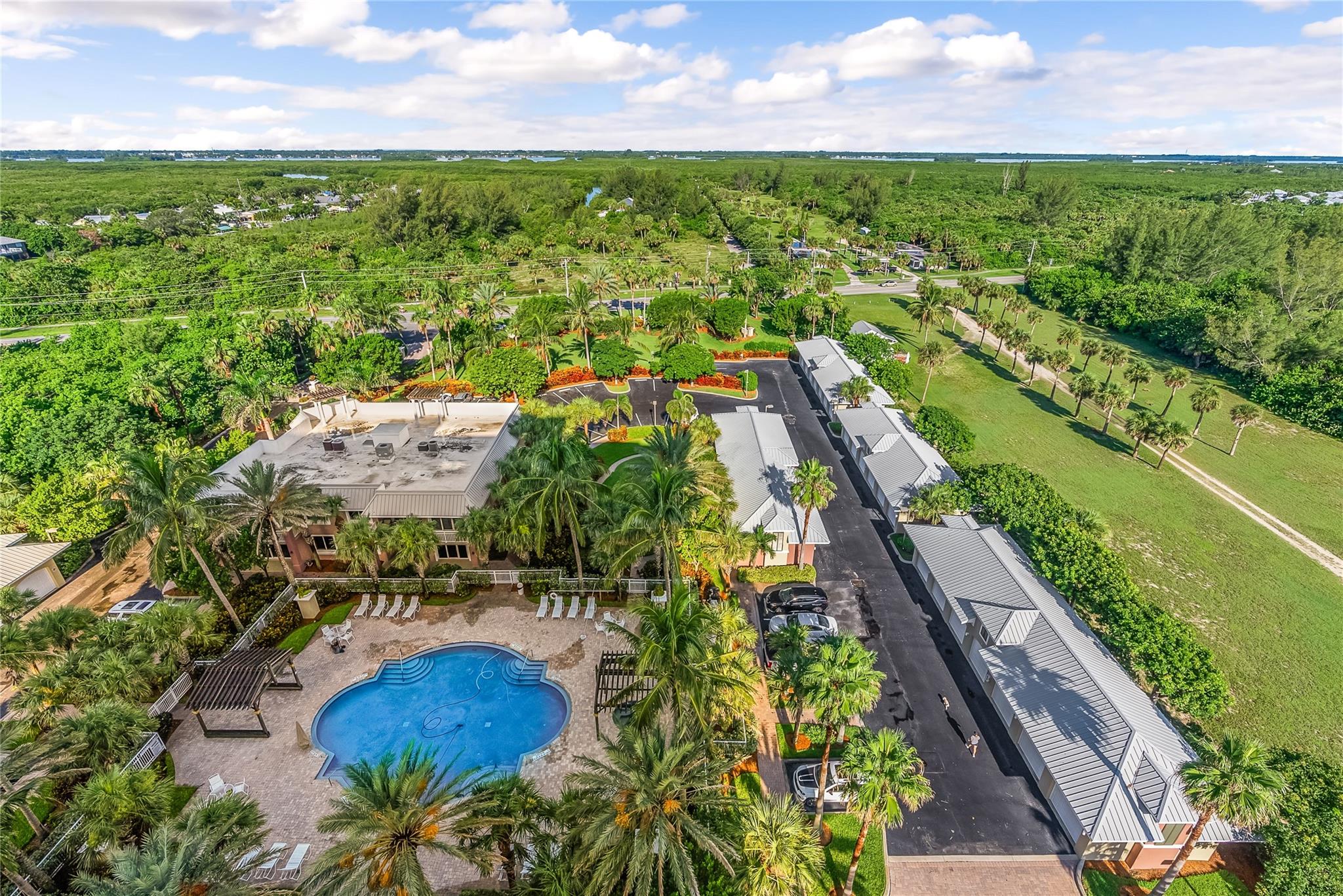 GRAND ISLE OF NORTH HUTCH - Residential