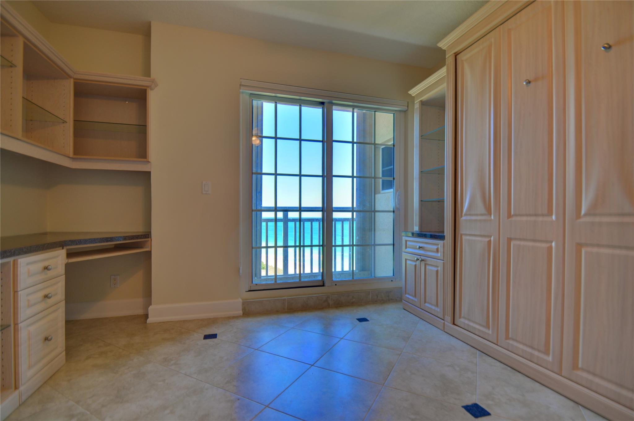GRAND ISLE OF NORTH HUTCH - Residential