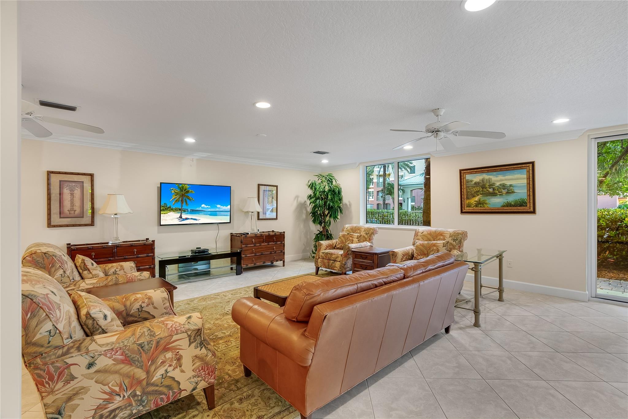 GRAND ISLE OF NORTH HUTCH - Residential