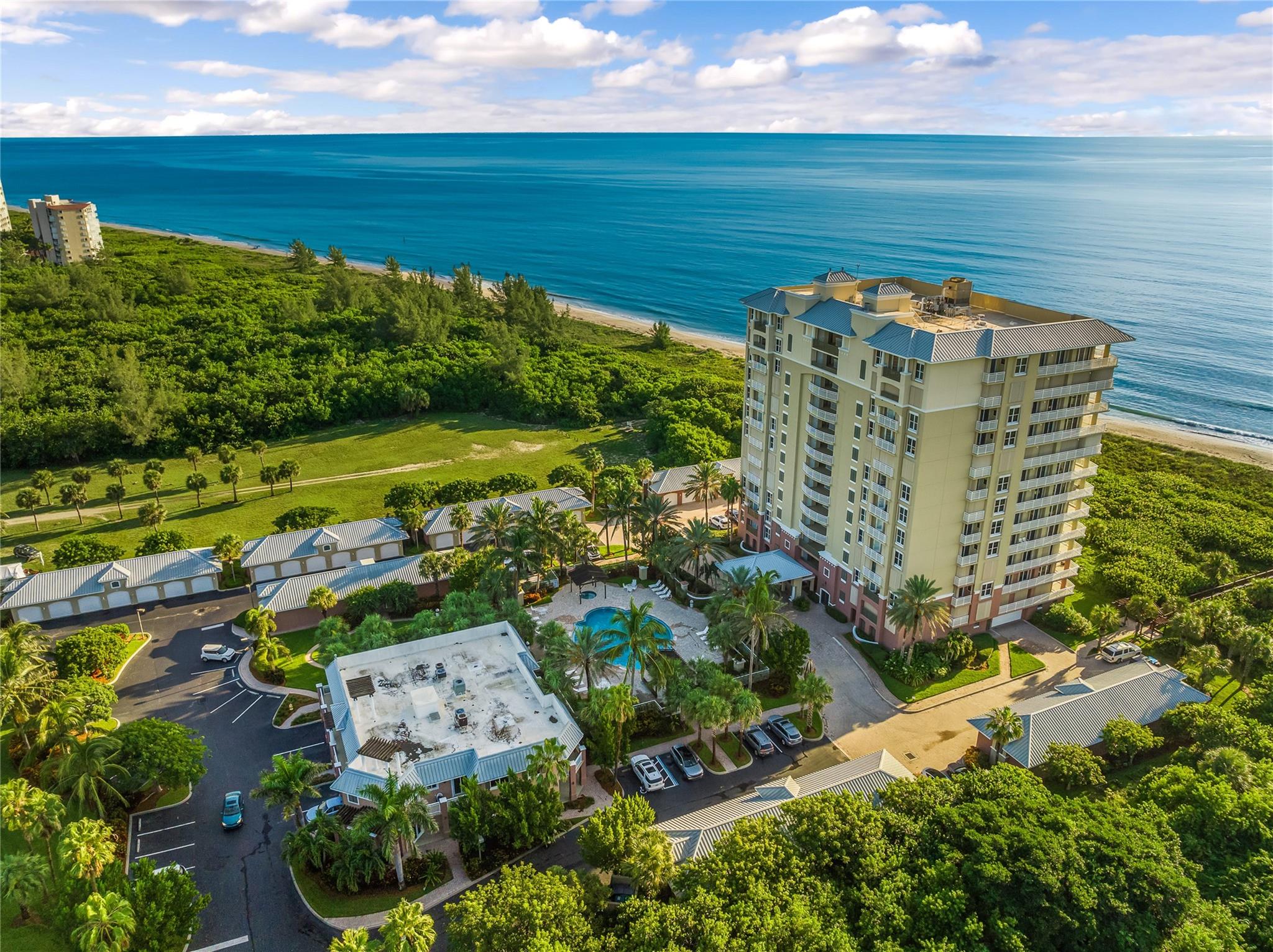GRAND ISLE OF NORTH HUTCH - Residential