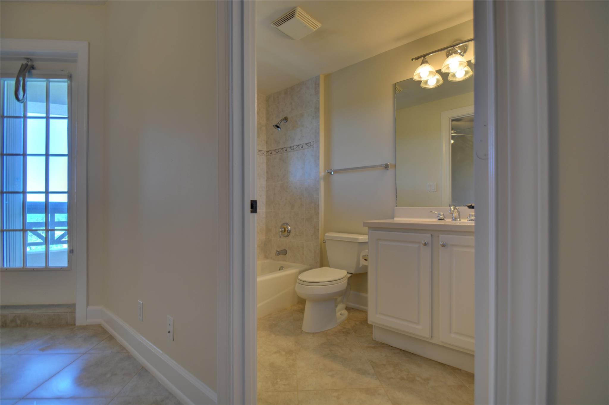 GRAND ISLE OF NORTH HUTCH - Residential