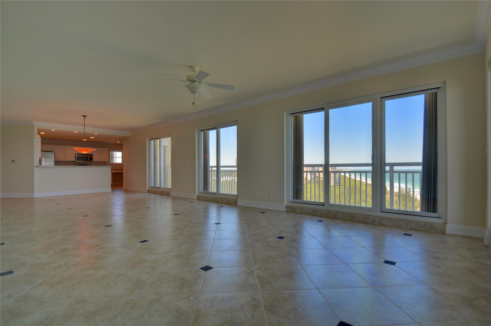 GRAND ISLE OF NORTH HUTCH - Residential