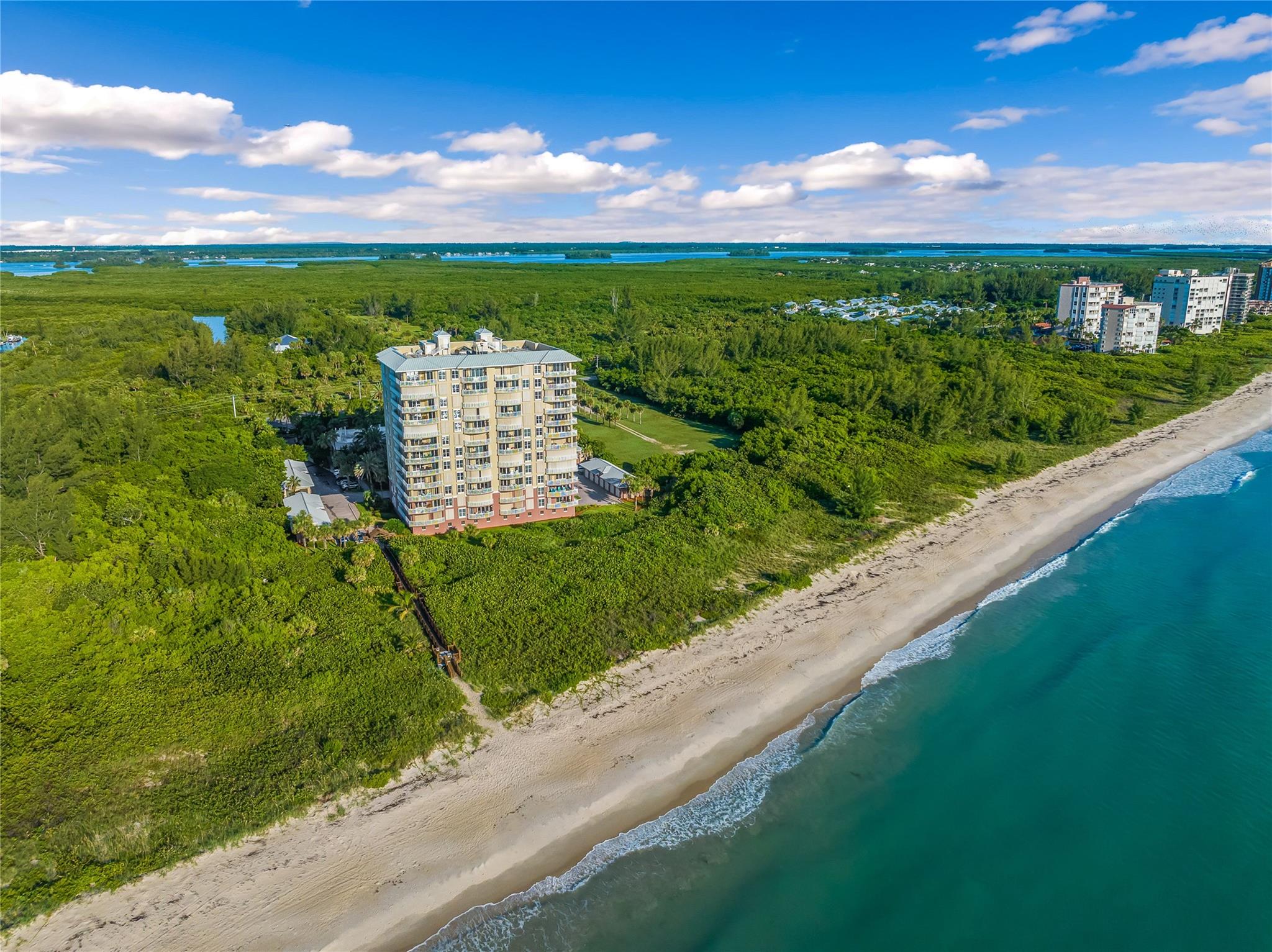 GRAND ISLE OF NORTH HUTCH - Residential