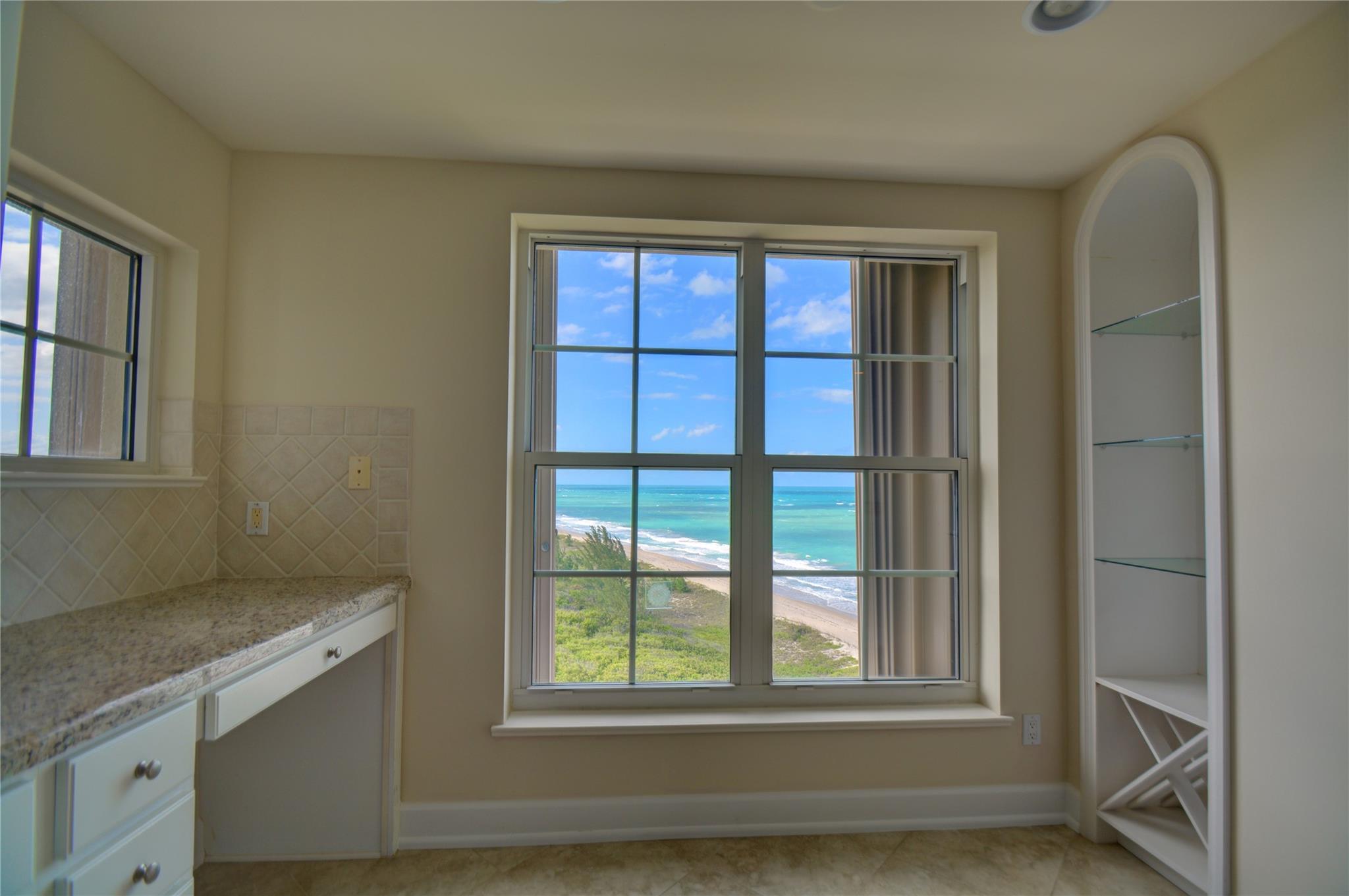 GRAND ISLE OF NORTH HUTCH - Residential
