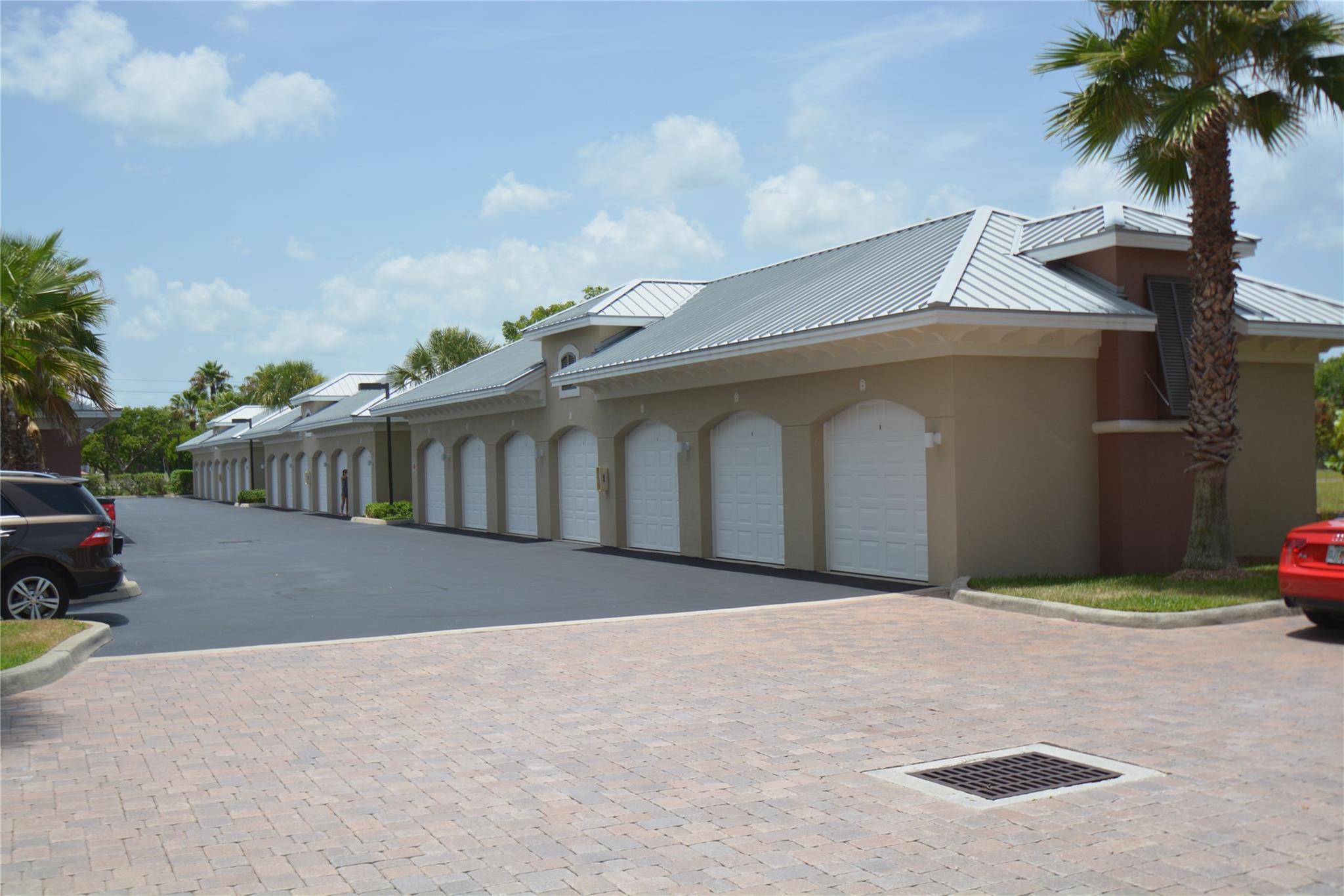 GRAND ISLE OF NORTH HUTCH - Residential