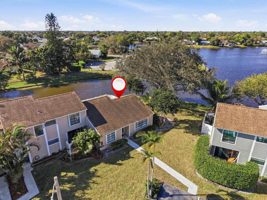 Photo of 406 Lakewood Court #4a, Jupiter, FL 33458 (MLS # R11161036)