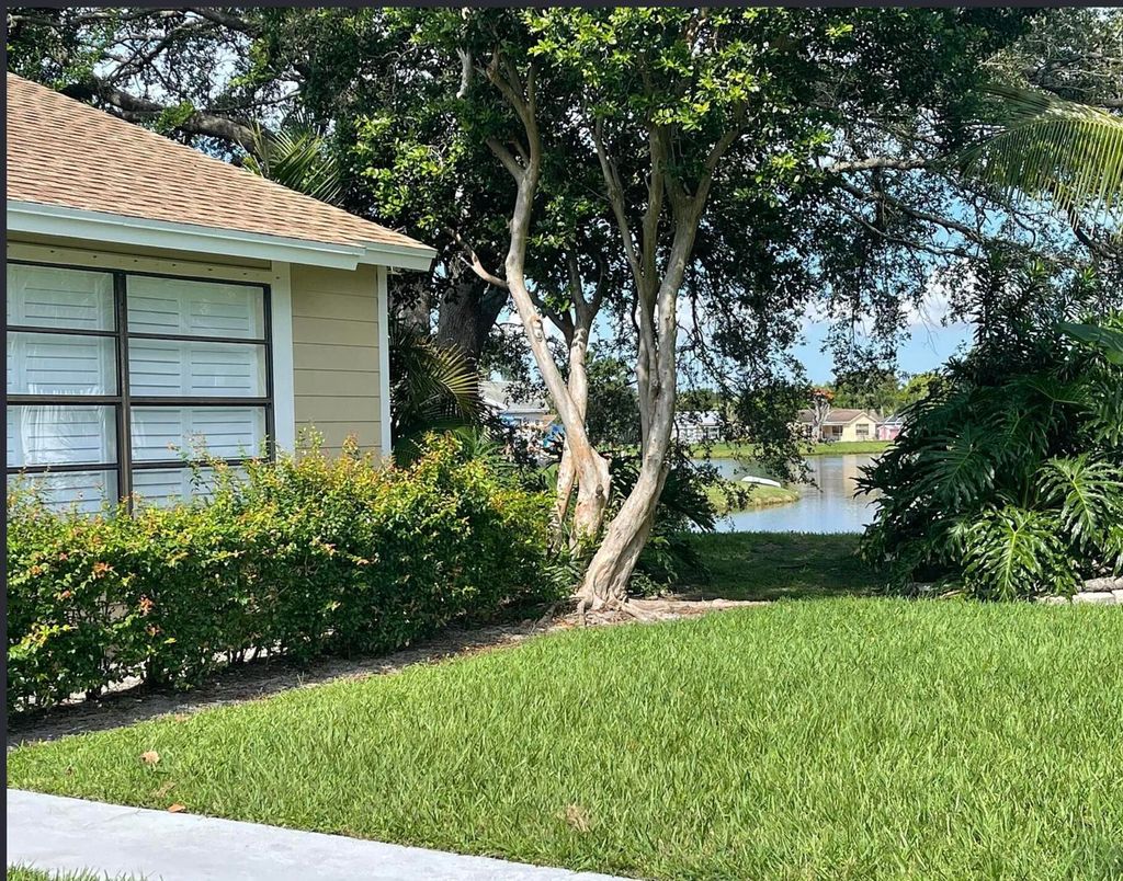 Photo of 406 Lakewood Court #4a, Jupiter, FL 33458 (MLS # R11161036)