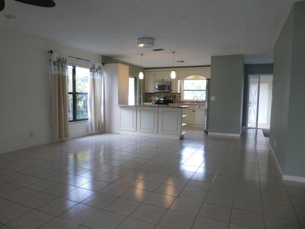 Photo of 5751 Mirror Lakes Boulevard, Boynton Beach, FL 33472 (MLS # R11132866)