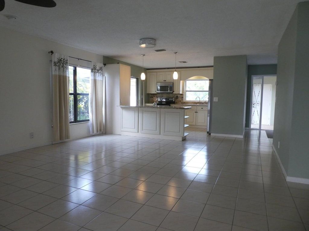 Photo of 5751 Mirror Lakes Boulevard, Boynton Beach, FL 33472 (MLS # R11132866)