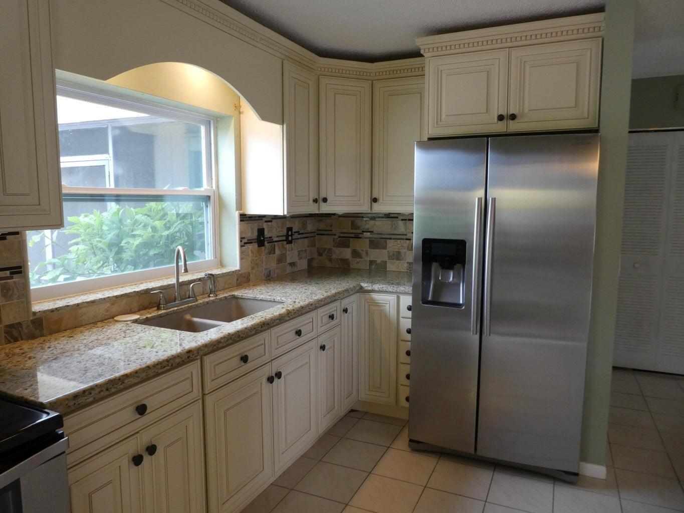 MIRROR LAKES - Residential