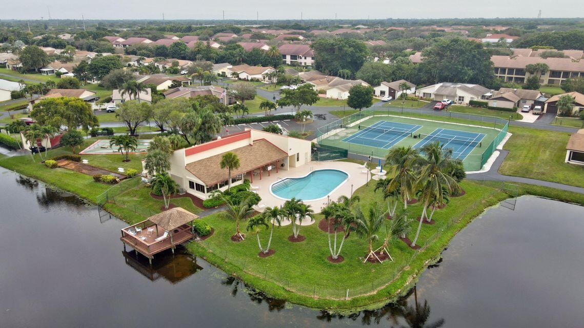 MIRROR LAKES - Residential