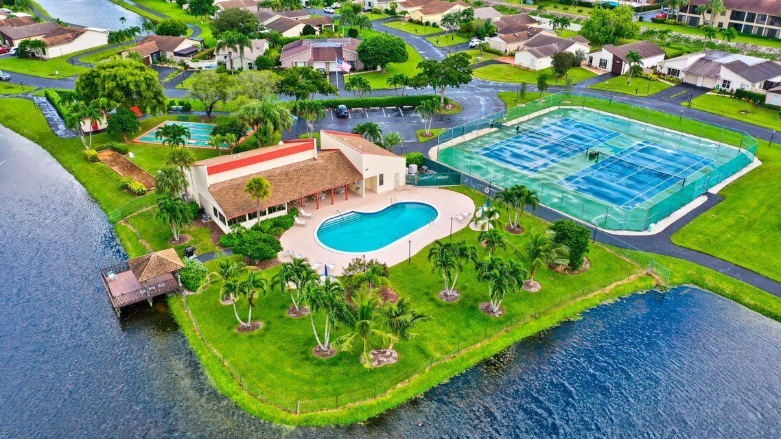 MIRROR LAKES - Residential