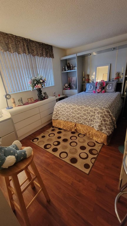 Royal Oaks Condo - Residential