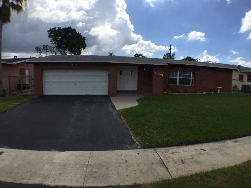 ***Corporate Owned Home***Mostly if Not All Fully Refurbished***Ready To Move In***EASY & QUICK 48 HOUR APPROVALS***PLEASE SEE BROKER REMARKS FOR SHOWING INSTRUCTIONS***PLEASE SEE BROKER REMARKS FOR OFFER INSTRUCTIONS***PLEASE NOTE THAT PRICE IS FIRM***HOME IS LISTED AT FAIR MARKET VALUE***THANK YOU FOR SHOWING AND WE LOOK FORWARD TO WORKING WITH YOU***We are Proud to Offer this Magnificent Rental Home to you!!!***