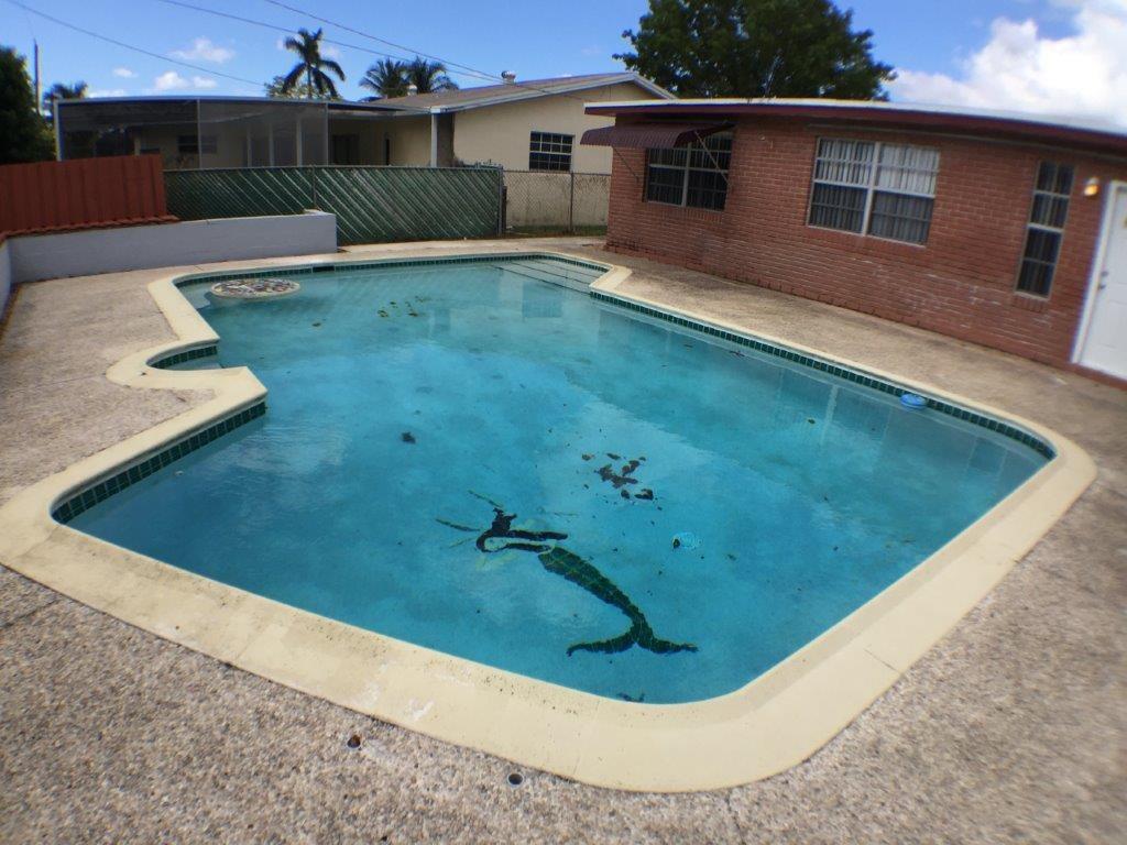 SUNRISE GOLF VILLAGE SEC - Residential Lease