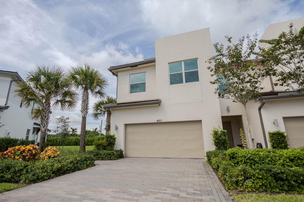 Photo of 4811 Navali Drive, Lake Worth, FL 33467 (MLS # R11162263)