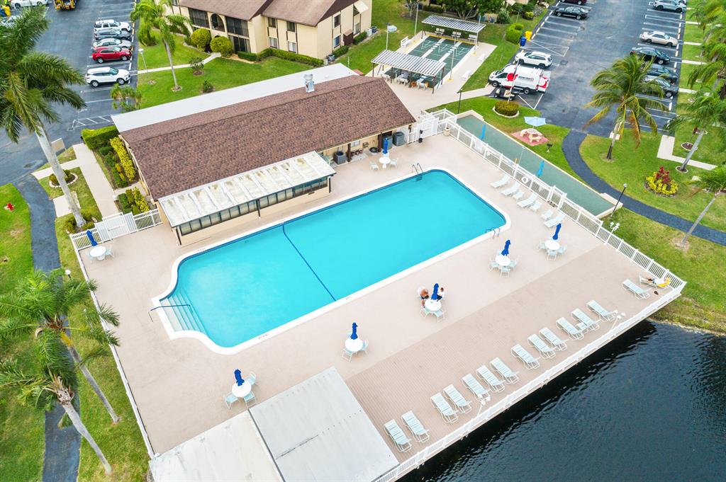 PINE RIDGE SOUTH IV CONDO - Residential