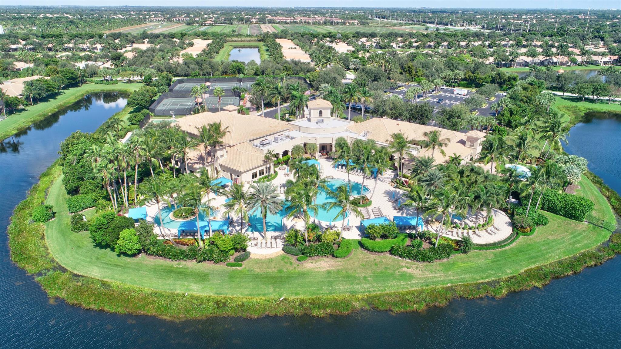 VALENCIA PALMS - Residential