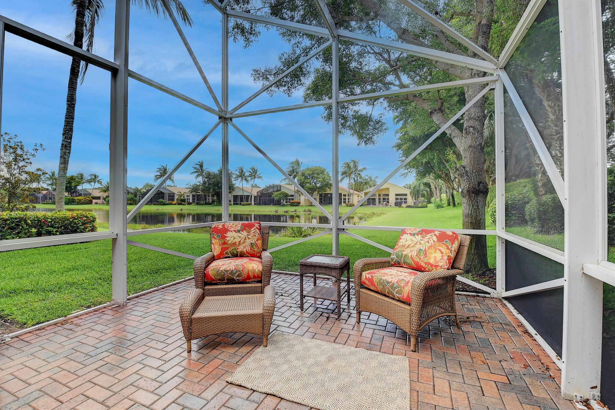 VALENCIA PALMS - Residential