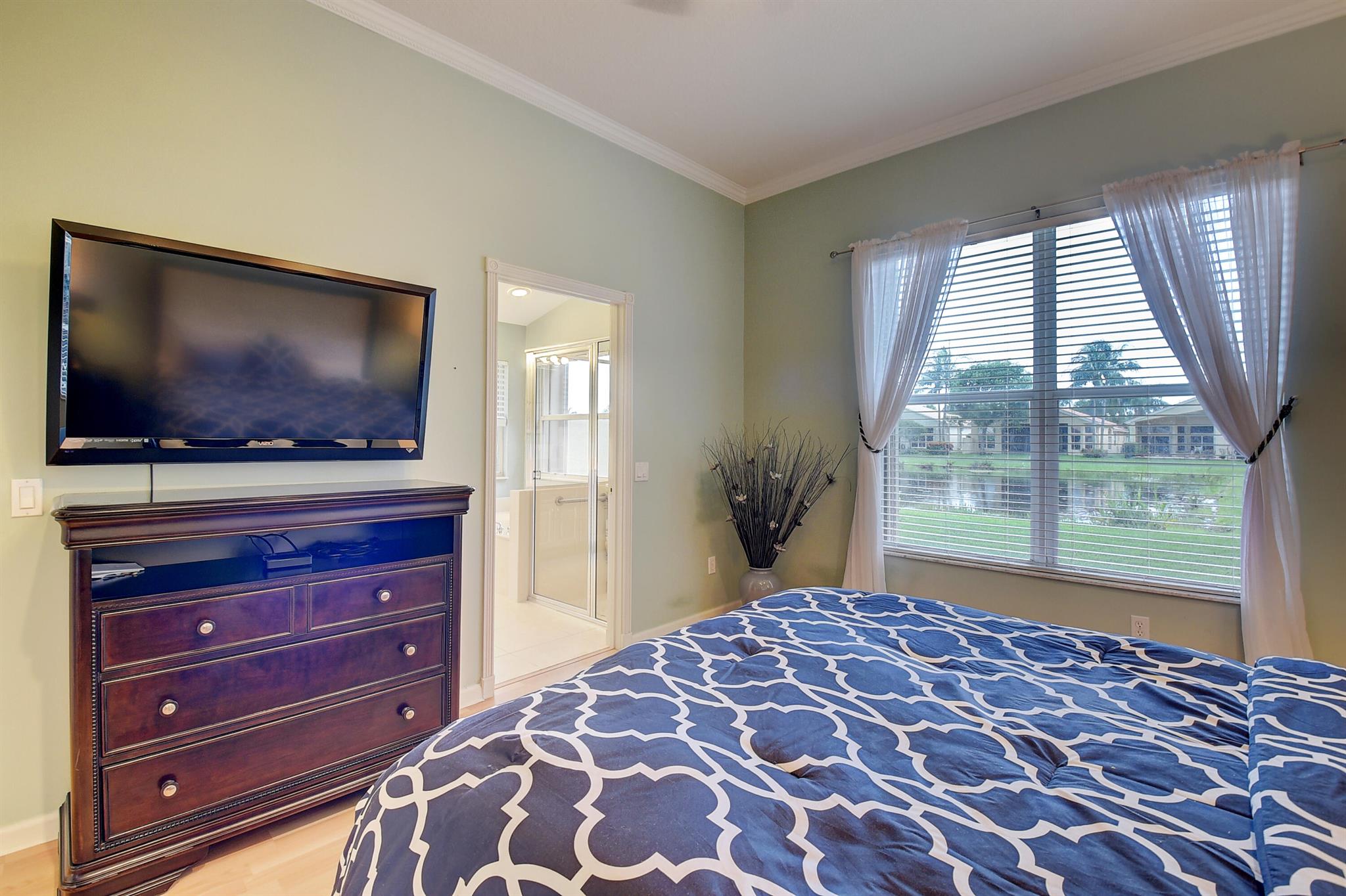 VALENCIA PALMS - Residential