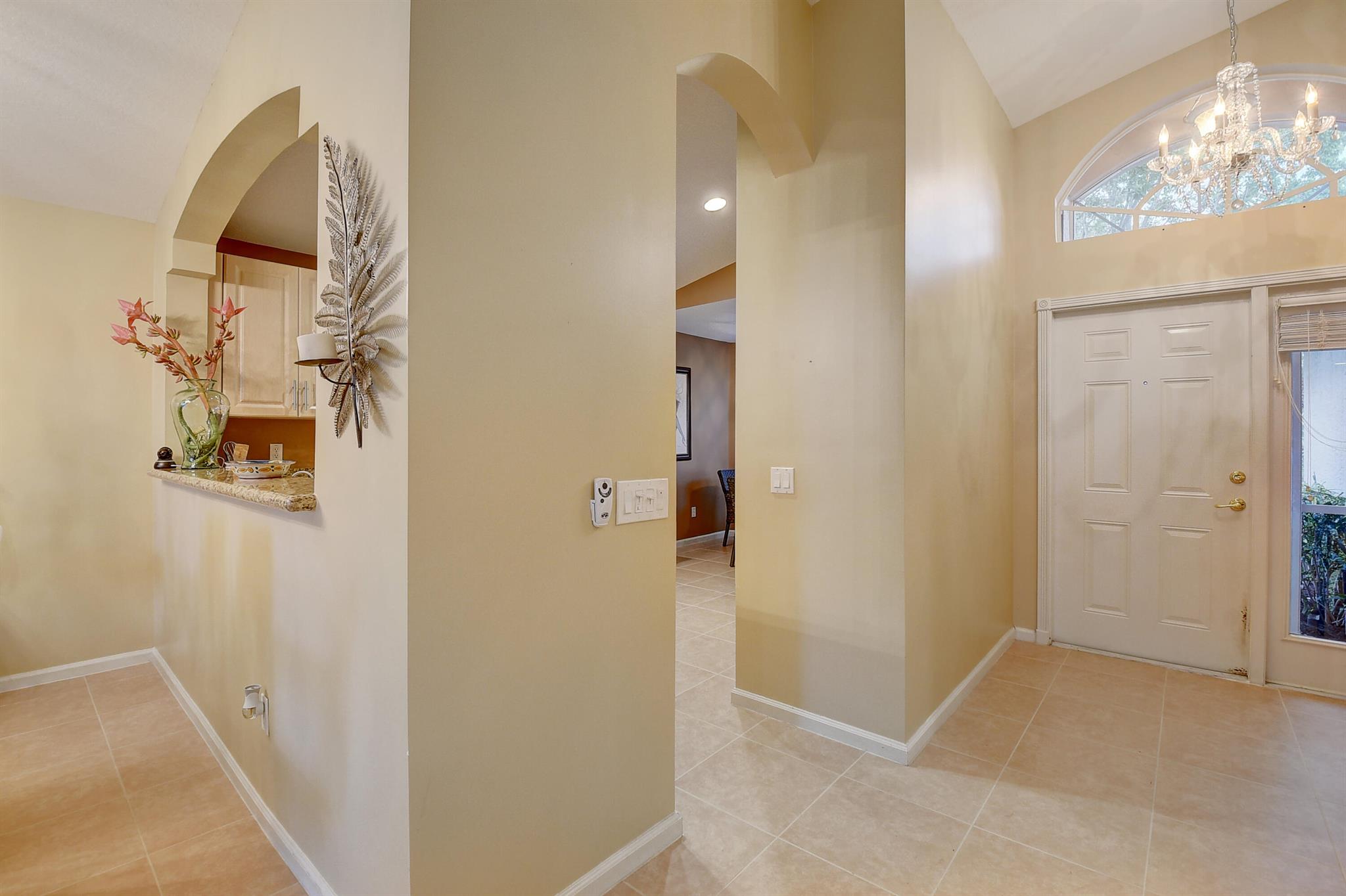 VALENCIA PALMS - Residential