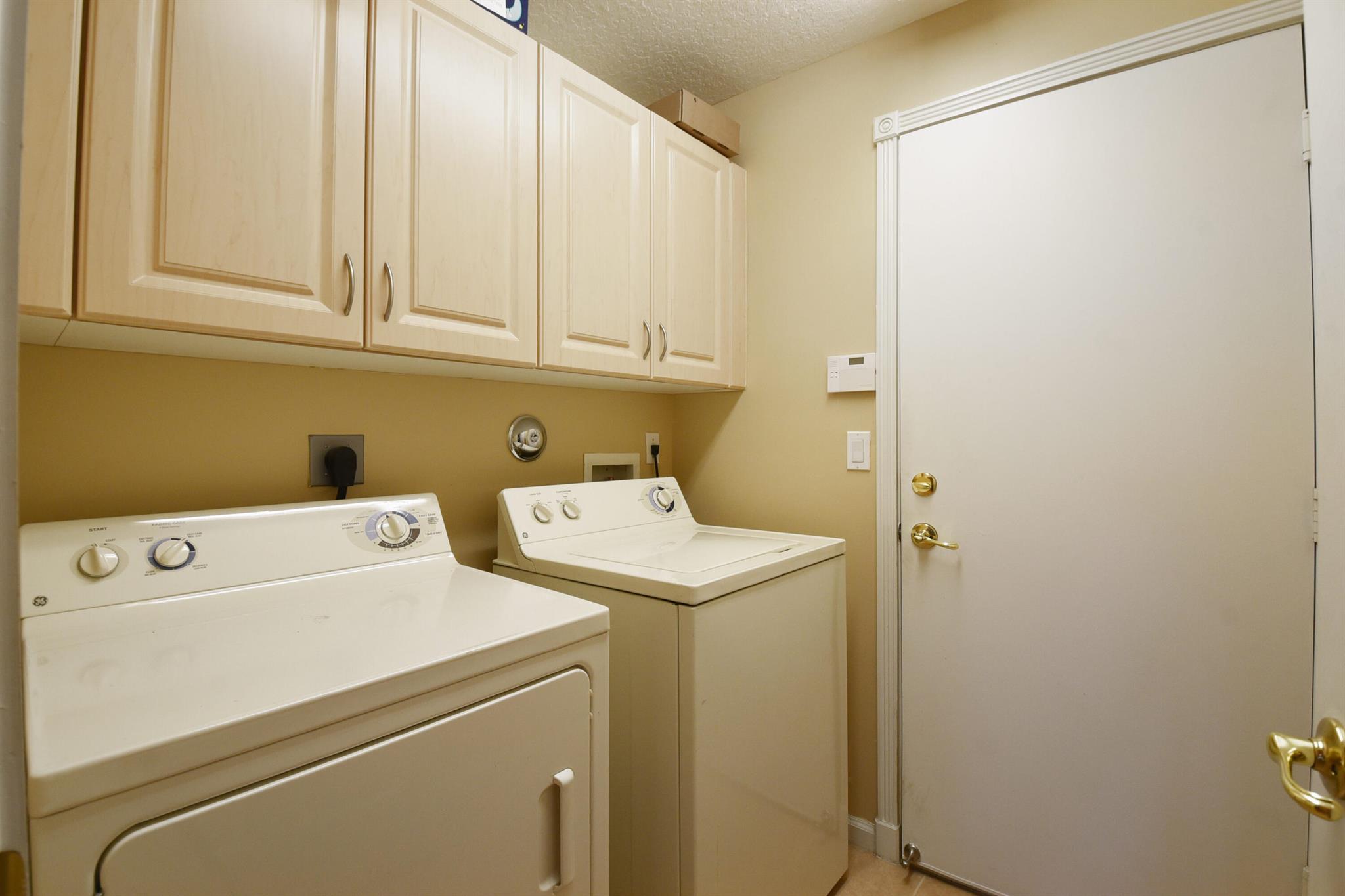 VALENCIA PALMS - Residential