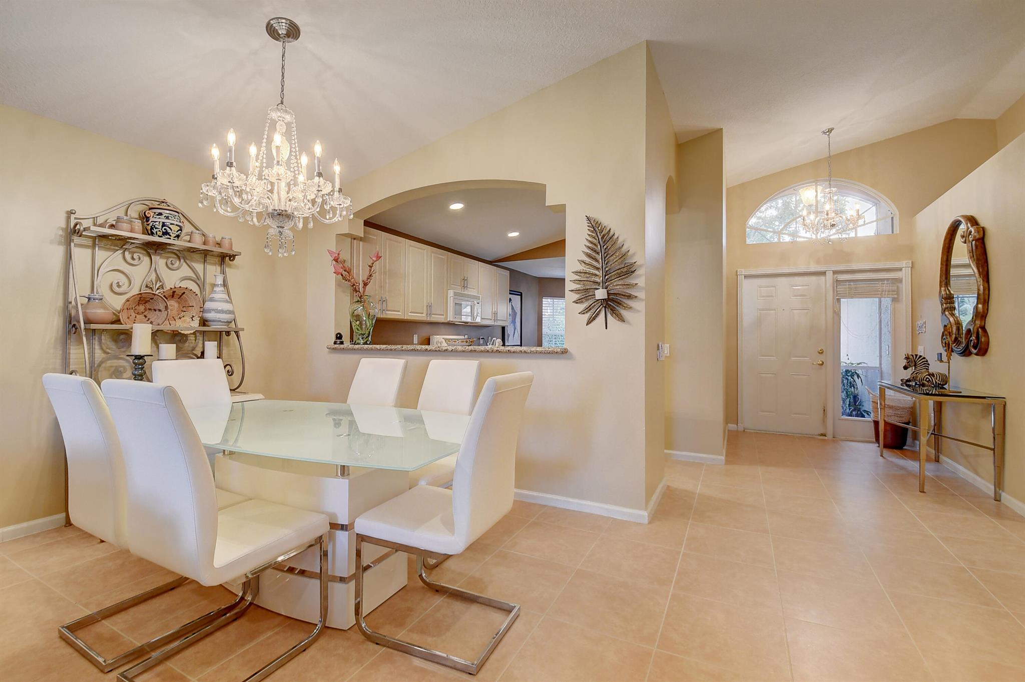 VALENCIA PALMS - Residential