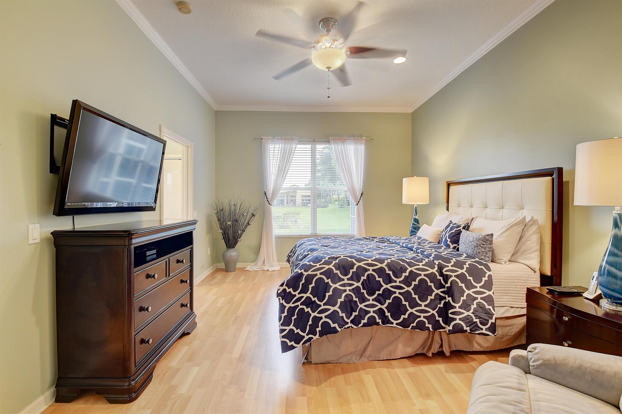 VALENCIA PALMS - Residential