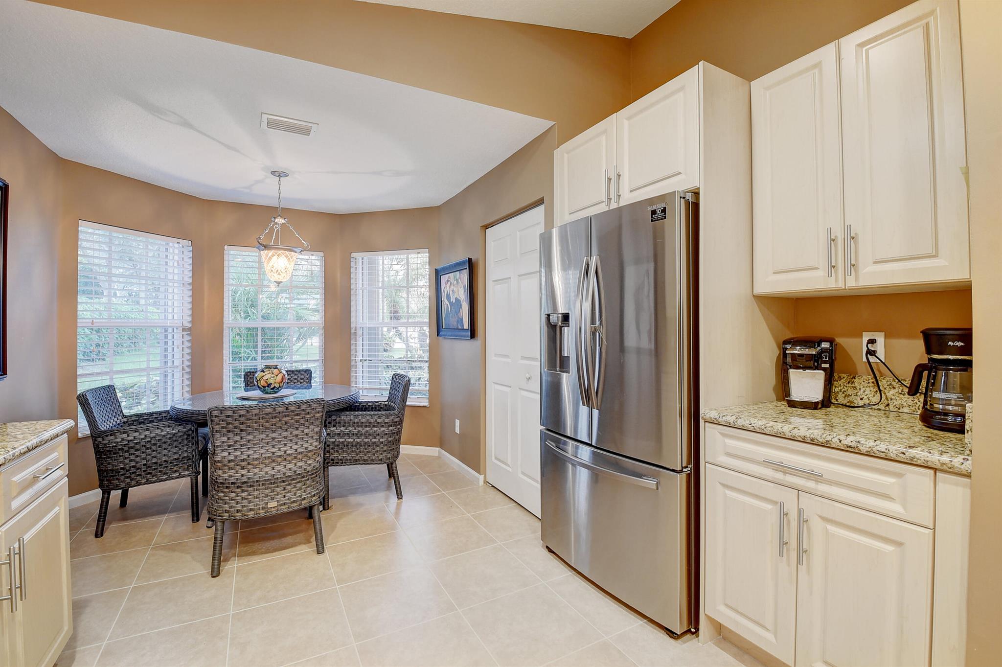 VALENCIA PALMS - Residential