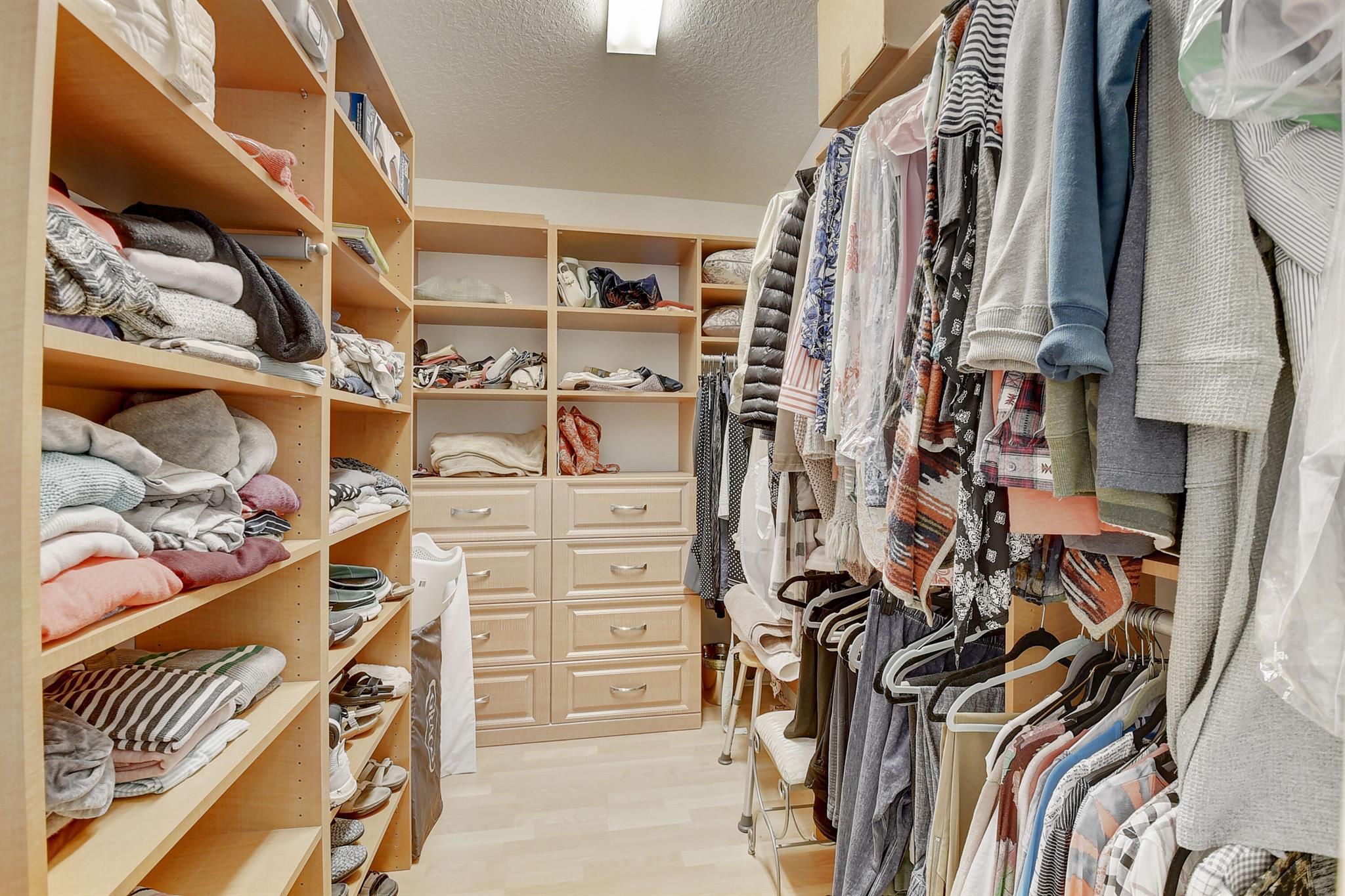 VALENCIA PALMS - Residential