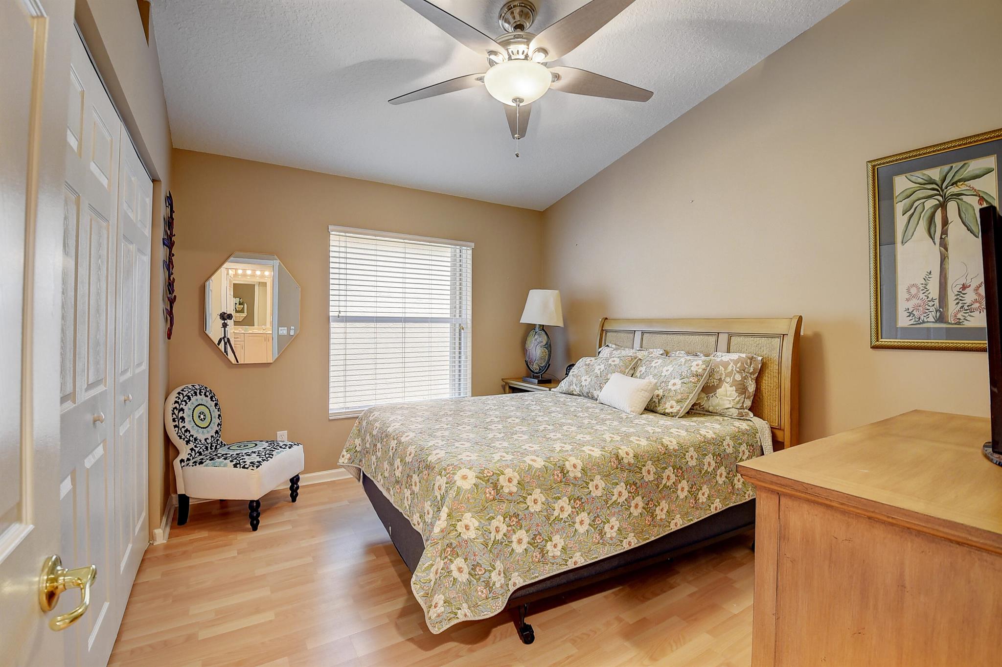 VALENCIA PALMS - Residential