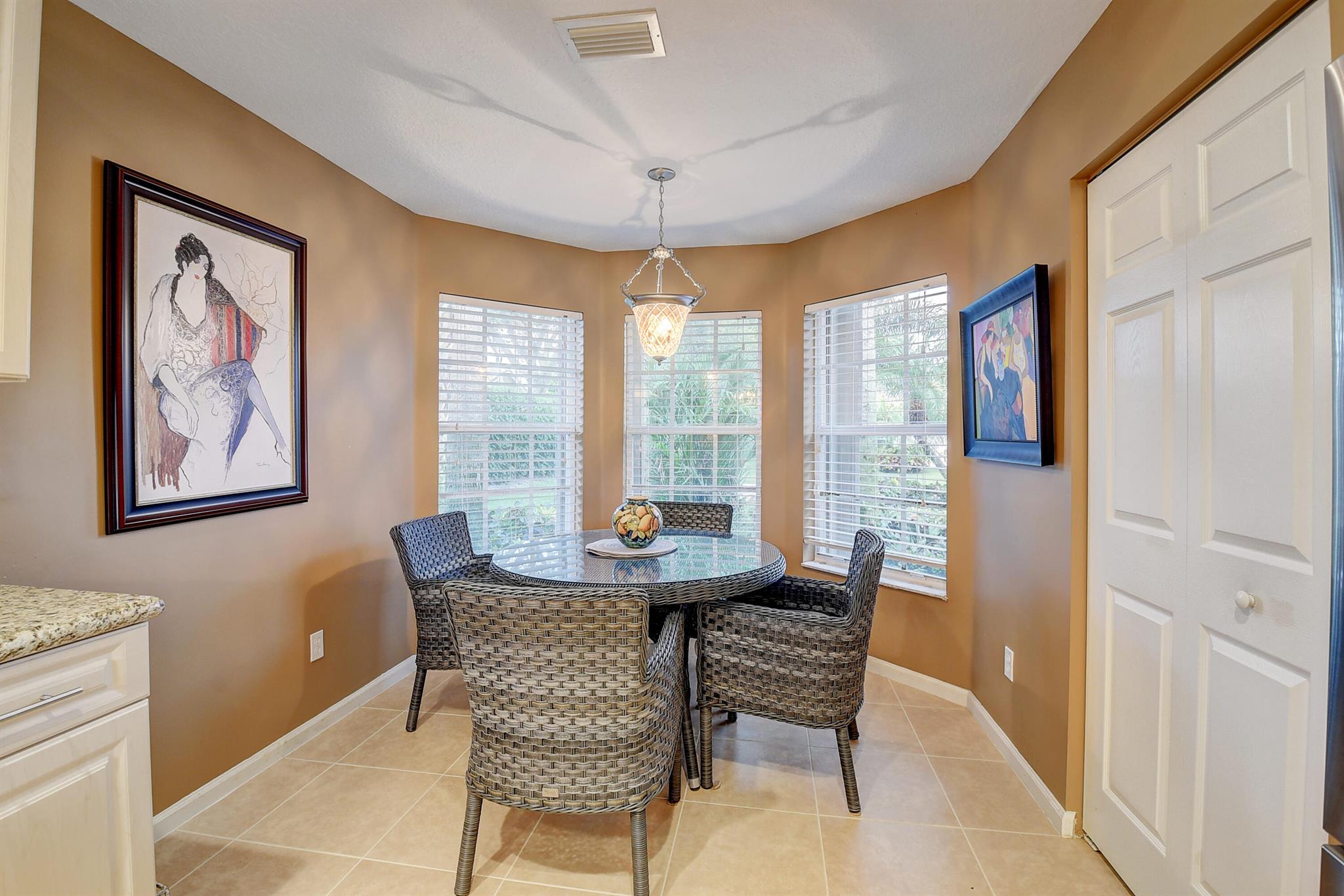 VALENCIA PALMS - Residential