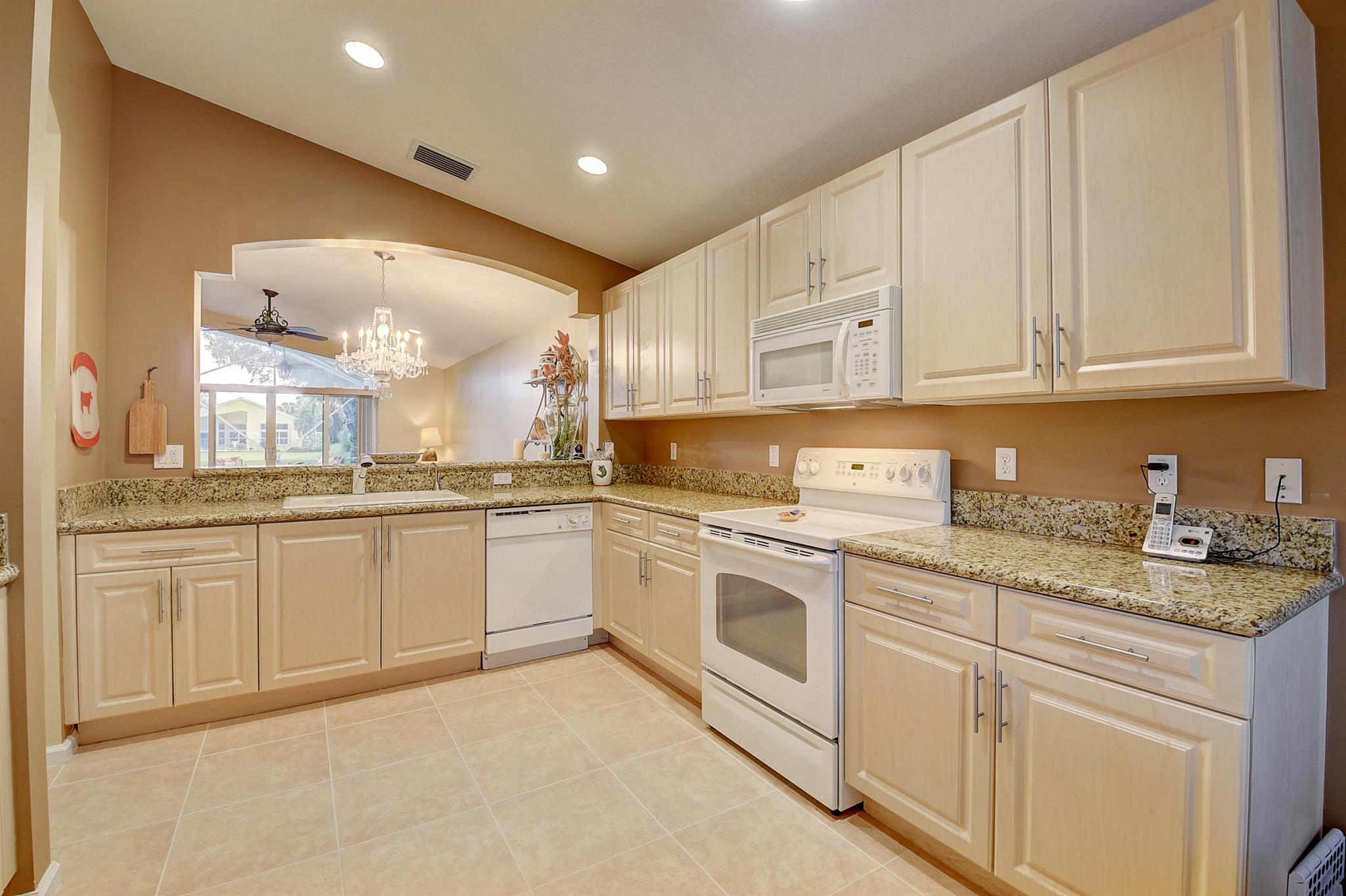 VALENCIA PALMS - Residential