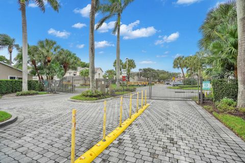 A home in Deerfield Beach