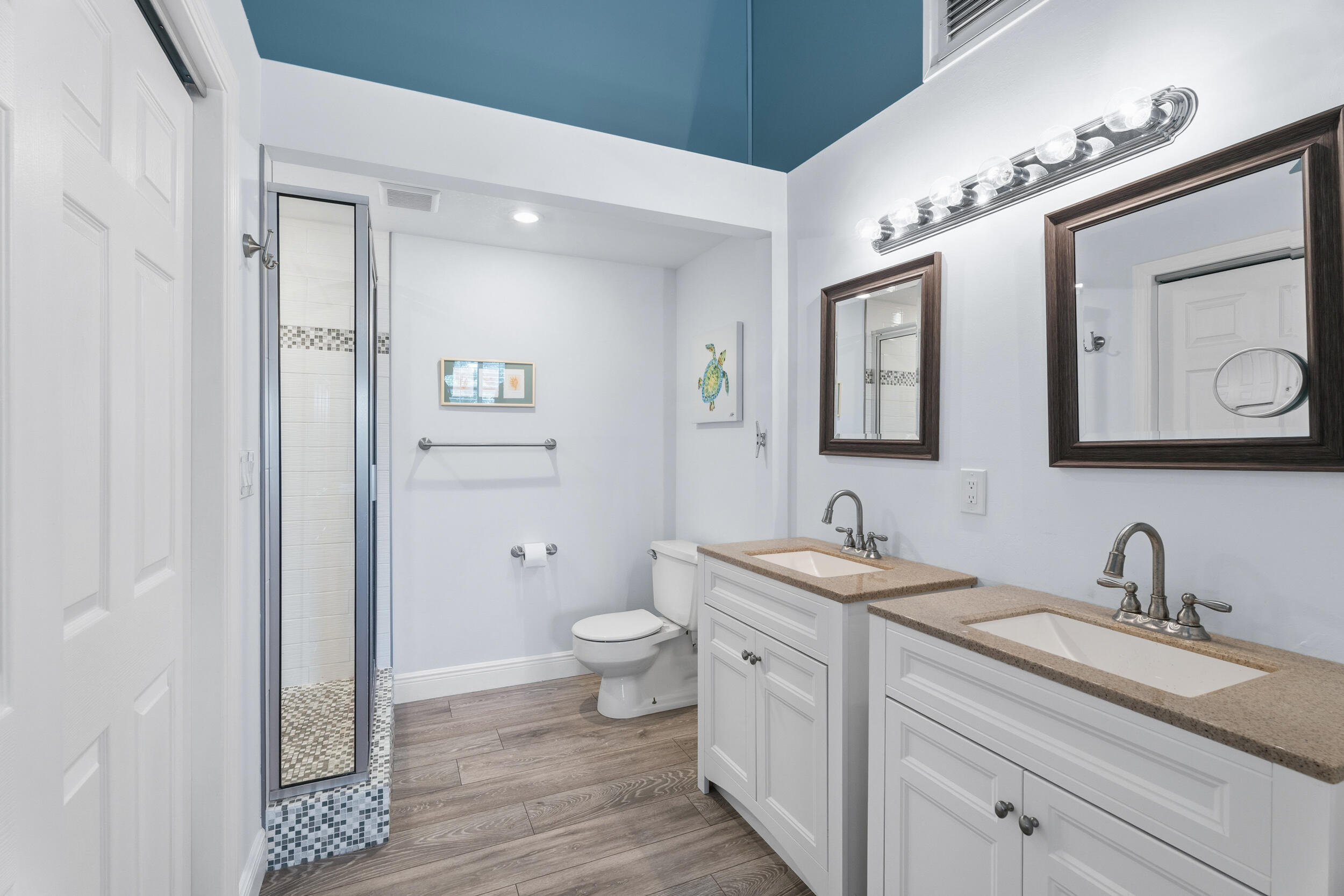 BEACHWOOD VILLAS CONDO - Residential