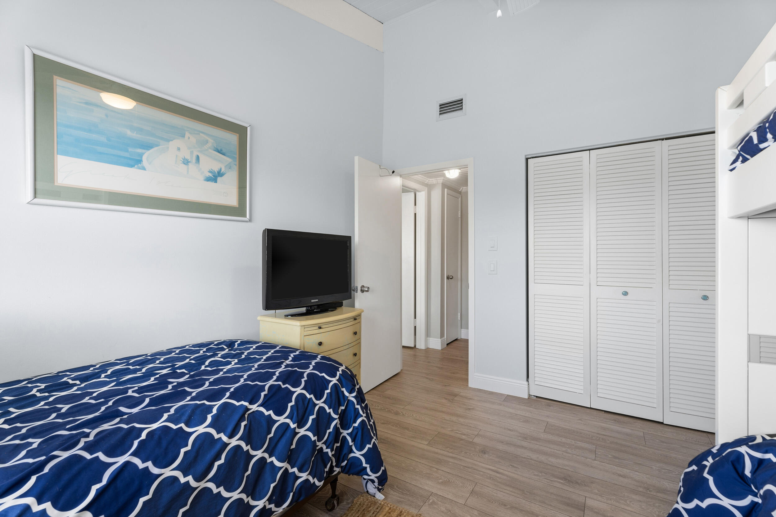 BEACHWOOD VILLAS CONDO - Residential