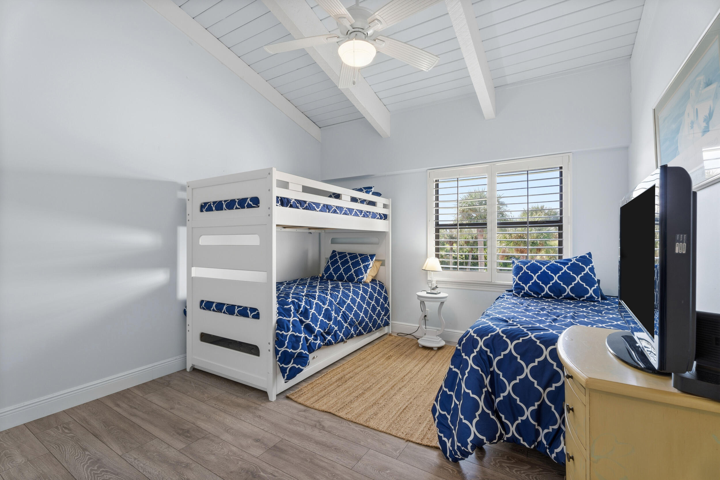 BEACHWOOD VILLAS CONDO - Residential