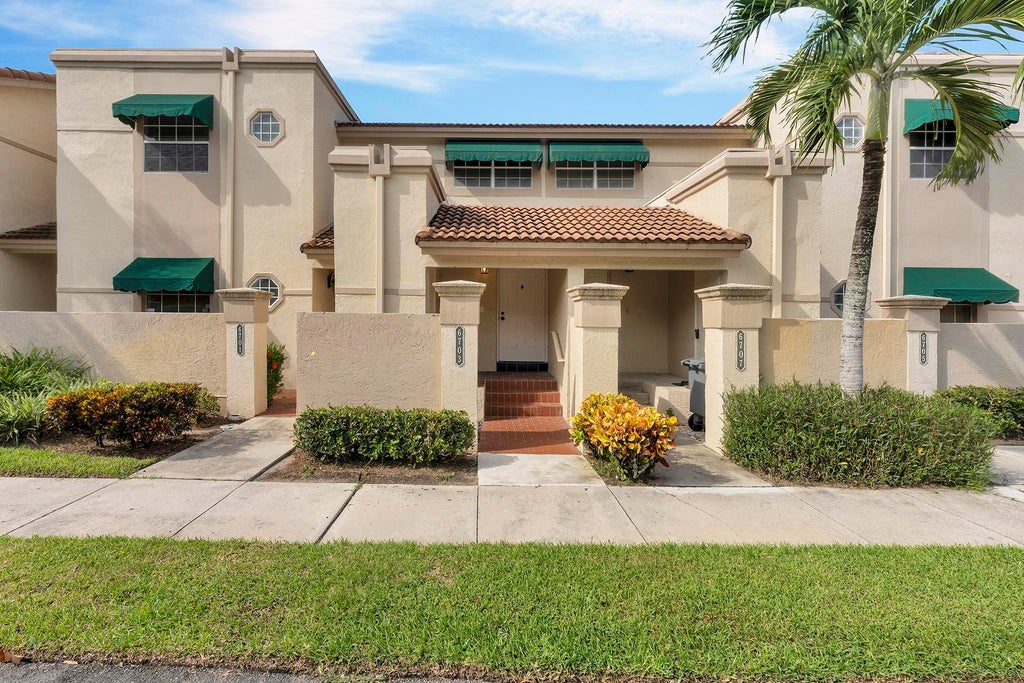 Photo of 6703 Via Regina, Boca Raton, FL 33433 (MLS # R11020846)