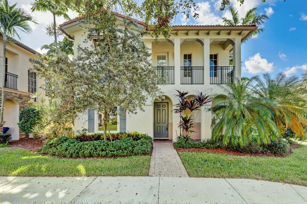 Photo of 10 Stoney Drive, Palm Beach Gardens, FL 33410 (MLS # R10767872)