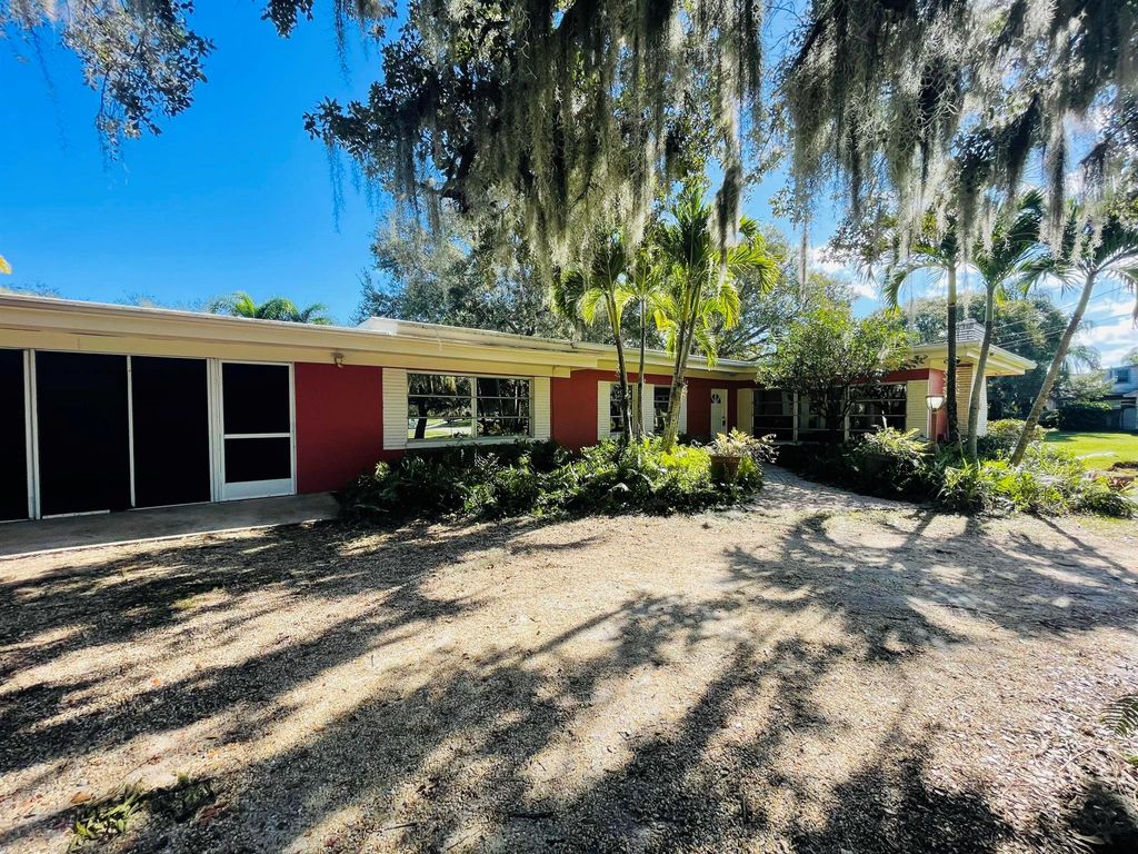 Photo of 5304 S Citrus Avenue, Fort Pierce, FL 34982 (MLS # R11050173)