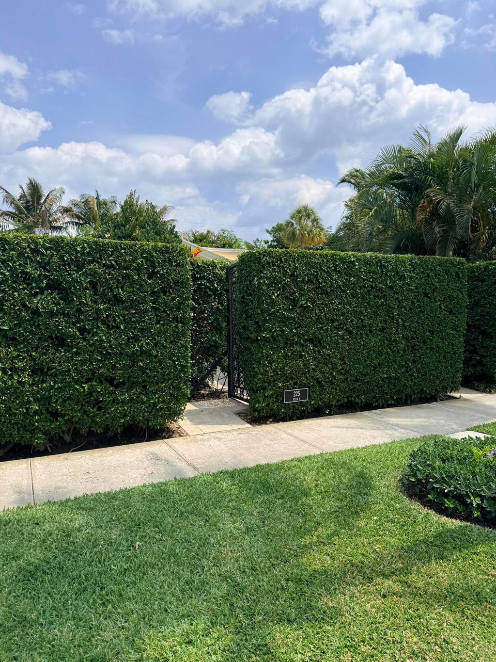 Photo of 225 Everglade Avenue #Villa 6, Palm Beach, FL 33480 (MLS # B26023338)
