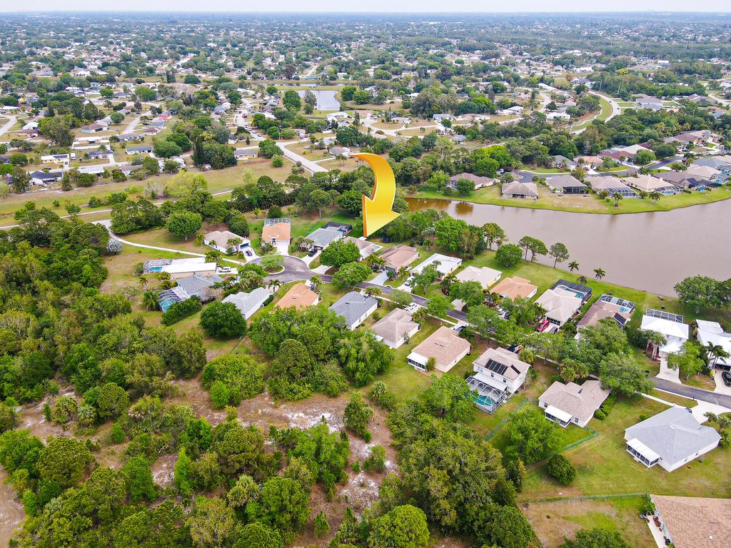 Photo of 520 SW Deer Run, Port Saint Lucie, FL 34953 (MLS # R10969609)
