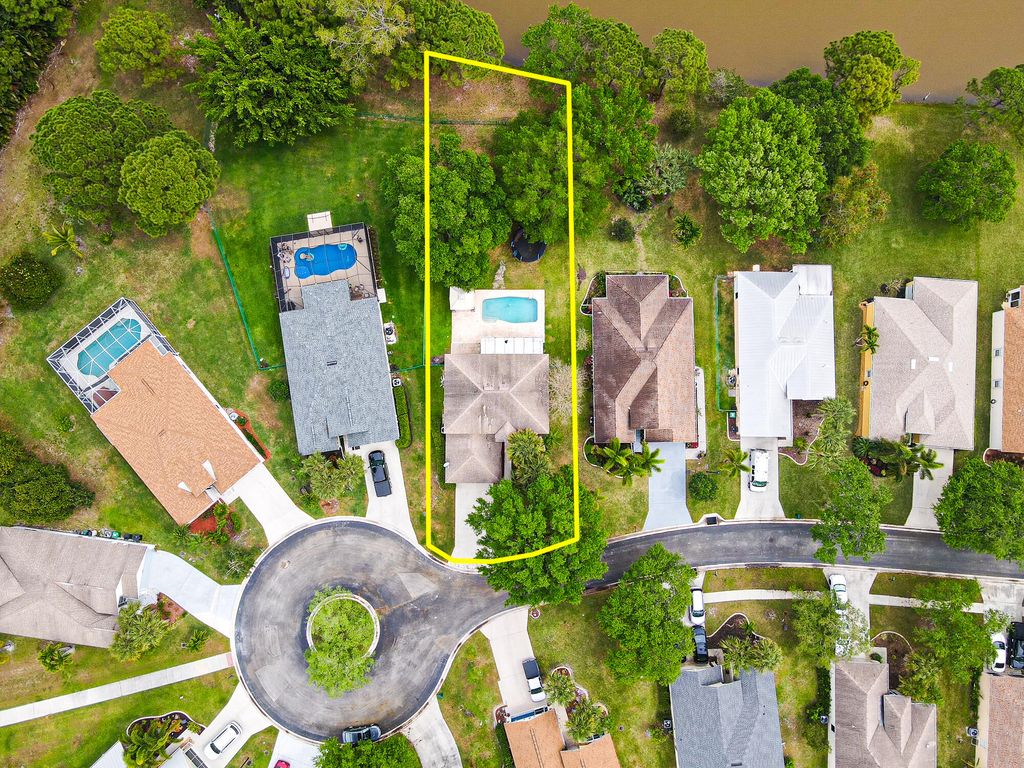 Photo of 520 SW Deer Run, Port Saint Lucie, FL 34953 (MLS # R10969609)