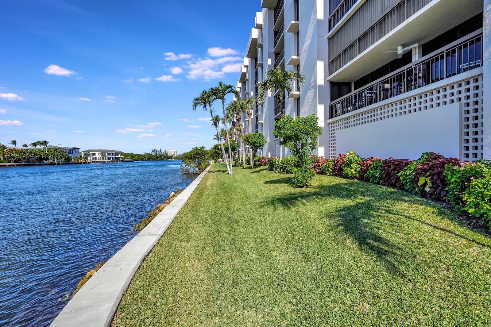 YACHT & RACQUET CLUB OF B - Residential