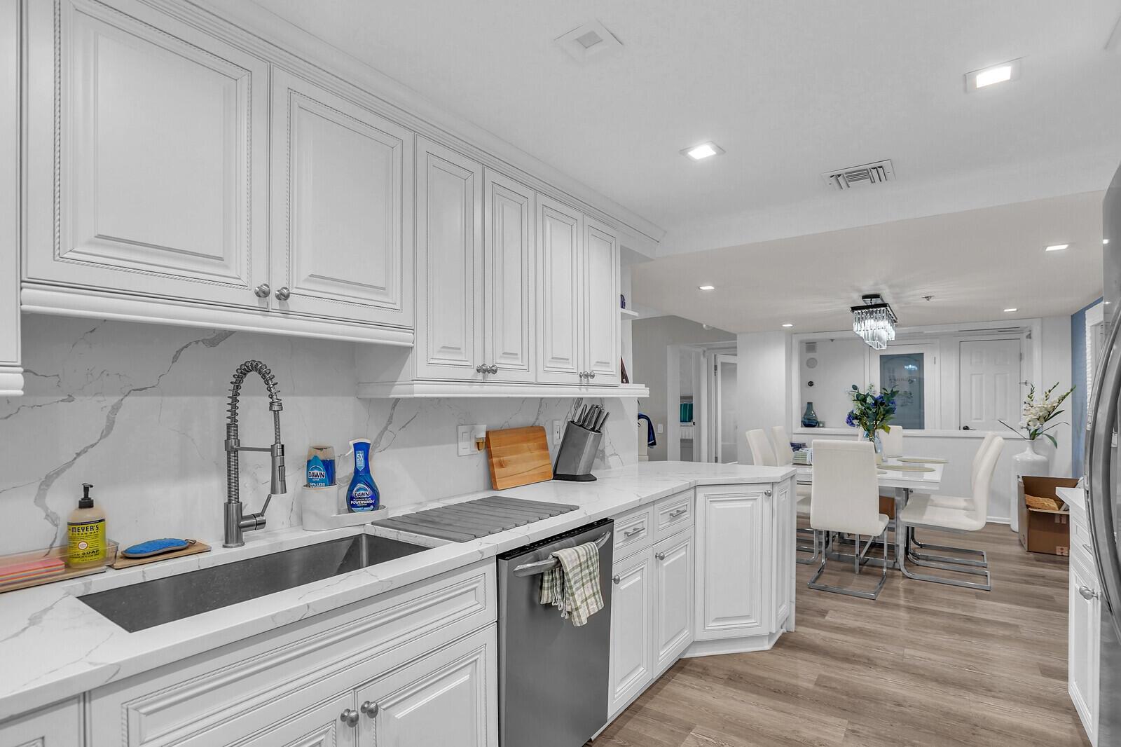 YACHT & RACQUET CLUB OF B - Residential