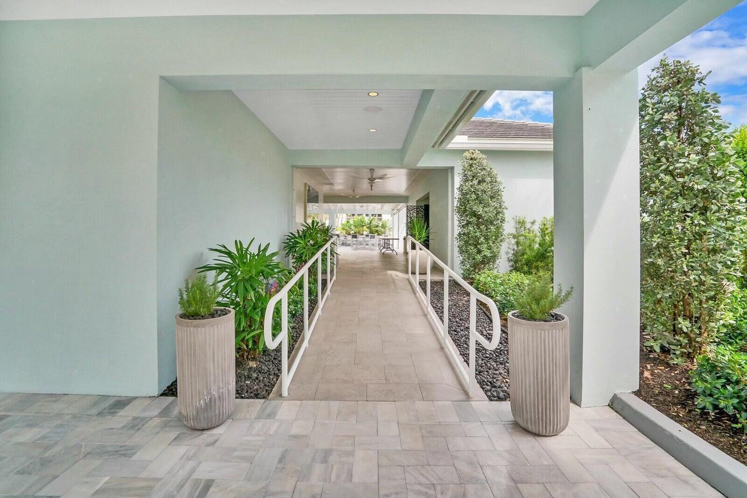 YACHT & RACQUET CLUB OF B - Residential