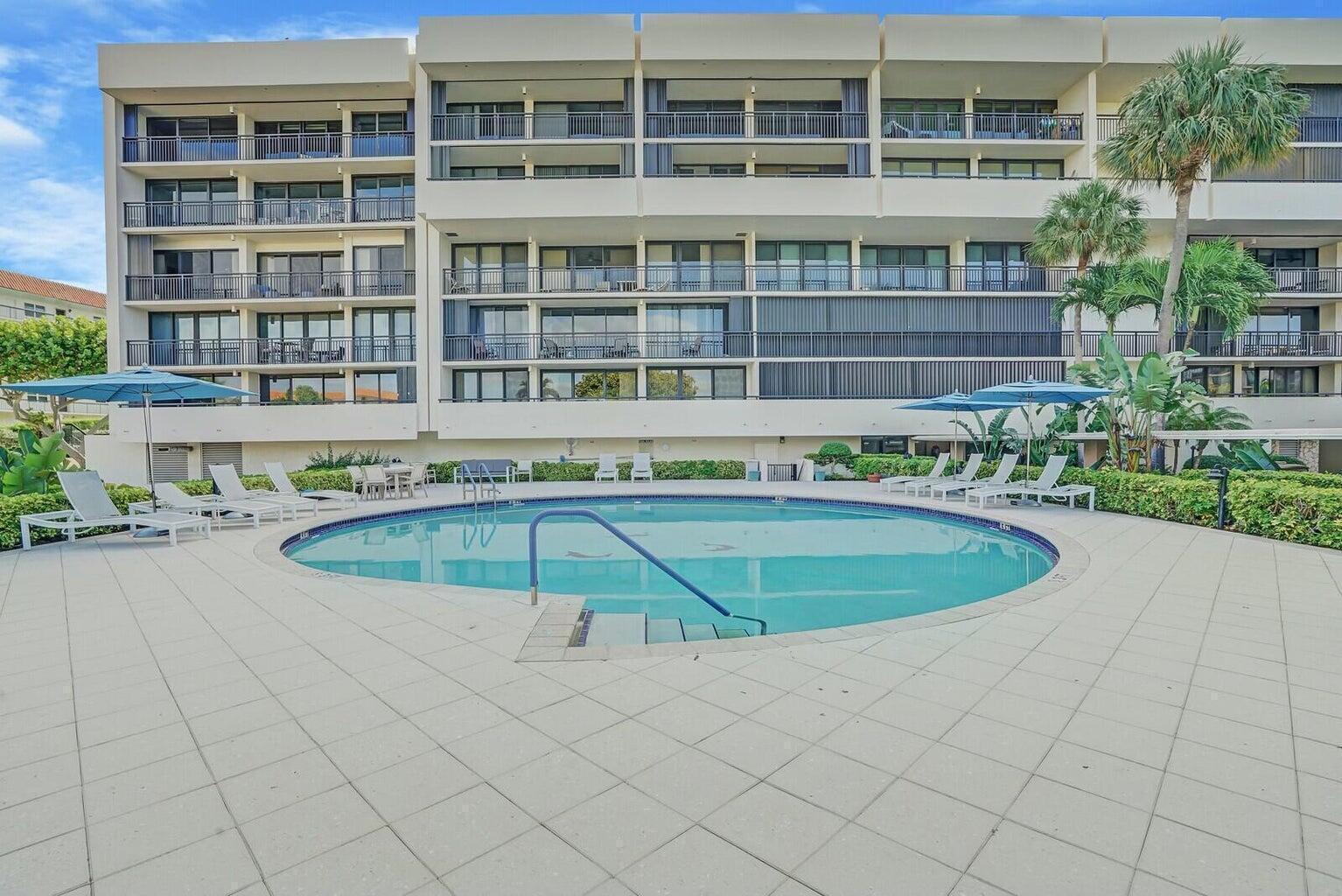 YACHT & RACQUET CLUB OF B - Residential
